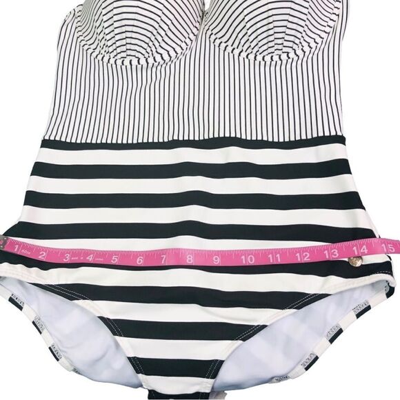 Garotas Retro Stripped Slimming Swimsuit - Picture 8 of 10